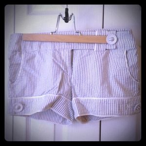 Cute Bebe seersucker shorts!