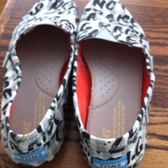 💢SOLD💢TOMS - Picture 3 of 3
