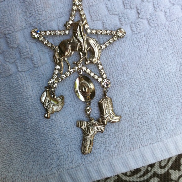 ✨Cowboy necklace✨