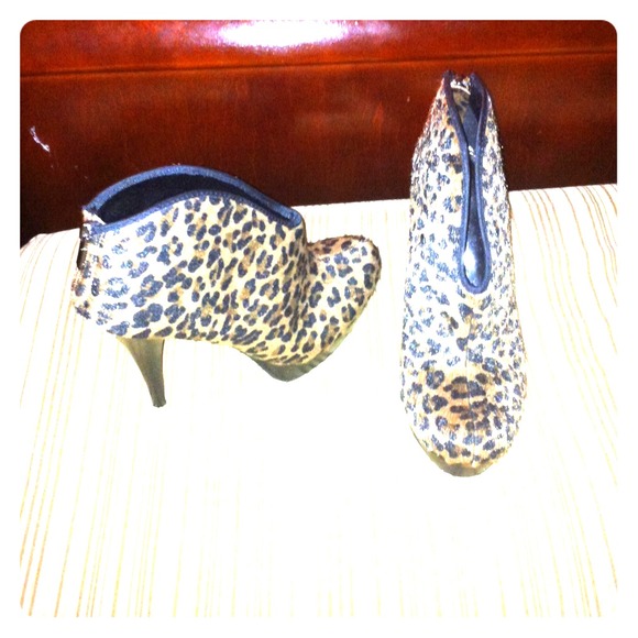 Leaopard high heel booties!