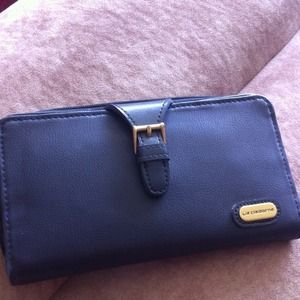 SOLD! Liz Claiborne navy wallet