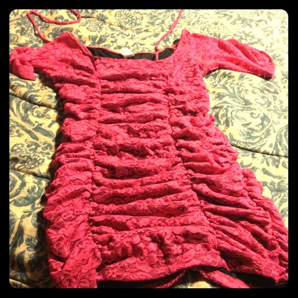 I am selling a pink floral lace dress - Picture 1 of 2