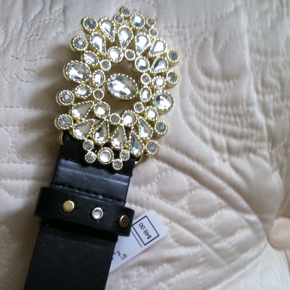Crystal Studded Belt🎀👠👗