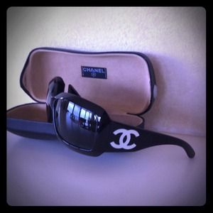 Authentic channel sunglass(mother of pearl)