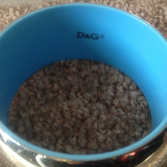 D&G - Picture 2 of 4