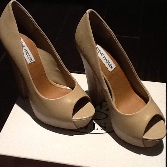 Steve madden nude heels