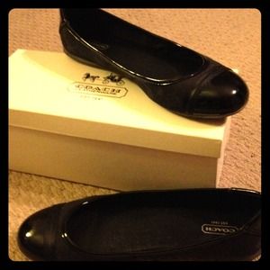 RESERVED for RUNINPEARLS---signature flats COACH