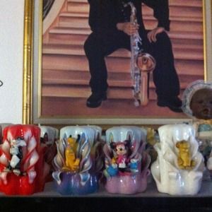 Lovely candles with Disney / loony toon characters