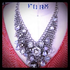 Statement floral necklace!