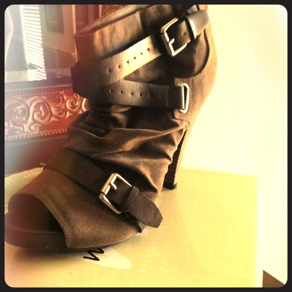 🌺Bundle for Kirco 🌺 shoes & bcbg top