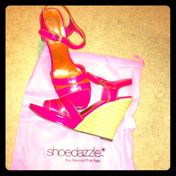 Bundle reserved forhkr4336 pink Shoed and blk fau