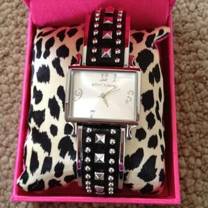 BetseyJohnson Watch❤