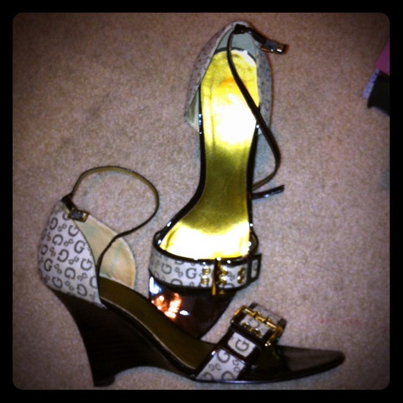 Reserved for Rachel35@ *Cute Guess brand shoes