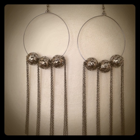 Chain and bead hoops