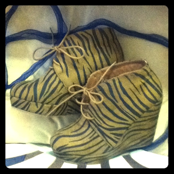 Tiger wedges