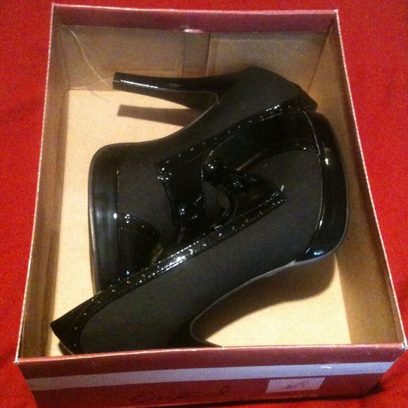 Brand new in the box heels