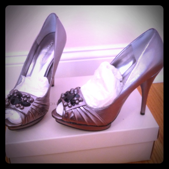 BCBG Silver Metallic w/jewel detail pumps