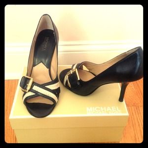 Michael x Michael Kors Open toe Pumps