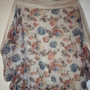 Very sexy off the shoulders top!