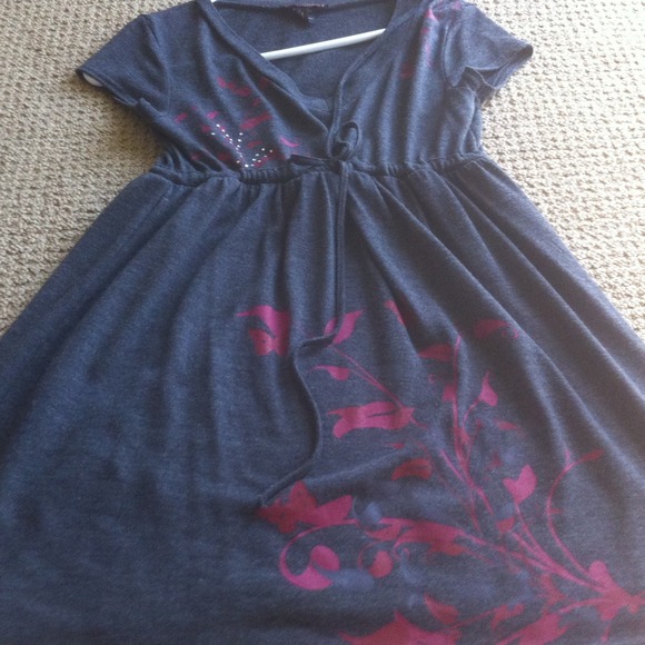 Grey maternity shirt