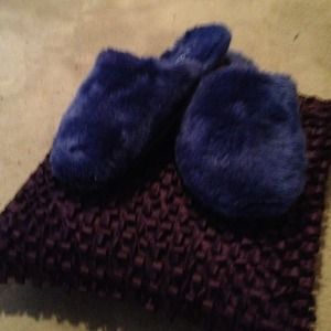 Trade @debisue2 Warm Fluffy Slippers