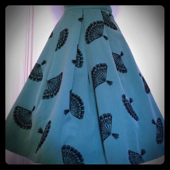 SOLD ! Bettie Page clothing vintage style circle