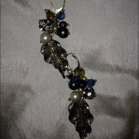 Leaf & jewel earrings