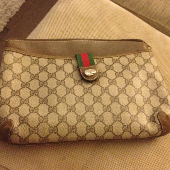 Vintage Gucci clutch