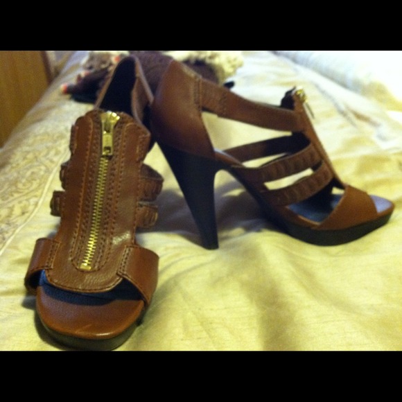 Jessica Simpson Shoes. size 7 - Picture 2 of 4