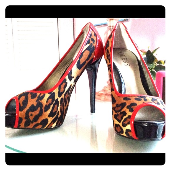 Guess leopard peeptoes