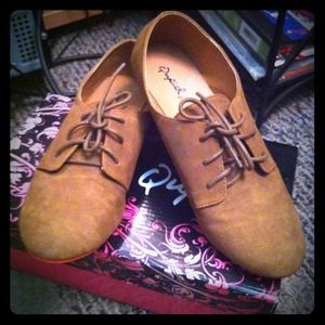 !!! REDUCED PRICE!!! Qupid Camel Oxfords