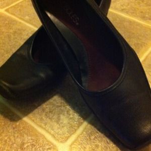Black wedges
