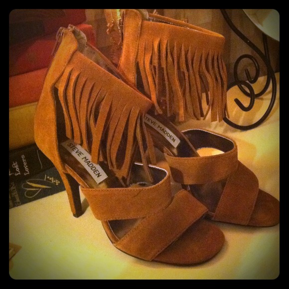 Steve madden fringed moccasin inspired heel