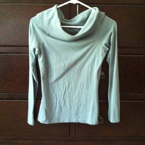 Blue/green long sleeve top - Picture 1 of 1