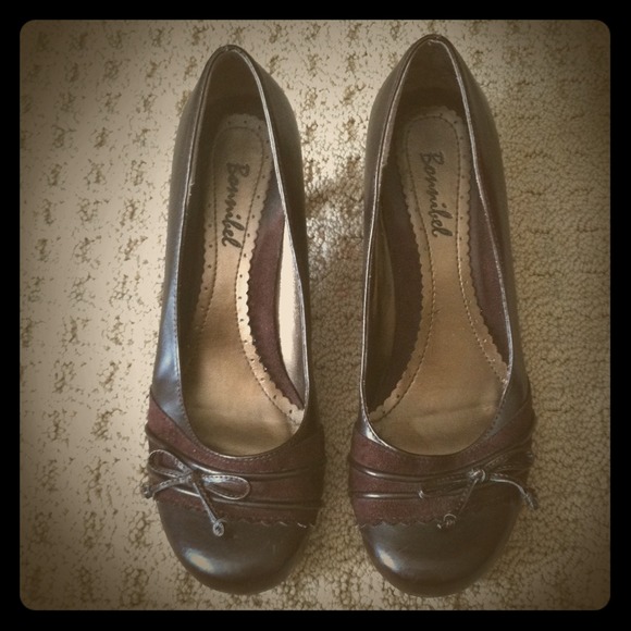 Brown heel - Picture 1 of 3