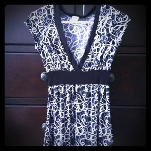 Black and white tunic