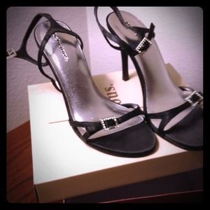 Delicious brand NEVER WORN strappy high heels