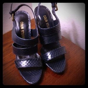 Colin Stuart brand snakeskin type leather heel