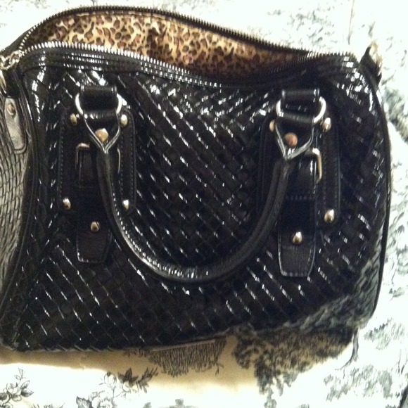 Steve Madden black weave tote