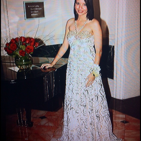 It's a beautiful dress just like you can see