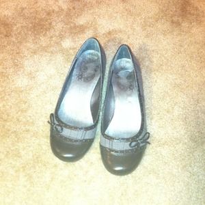 Black/plaid heels. Small heel, very comfortable