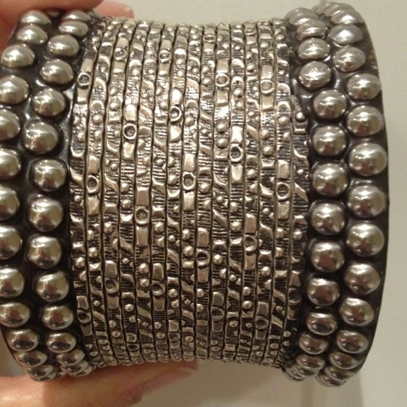 Silver cuff - Picture 2 of 3