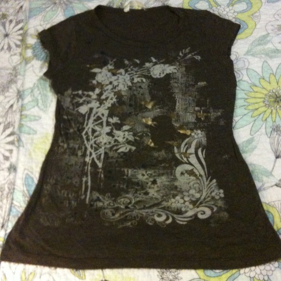 ⚠SOLD⚠Pretty brown shirt with flowers and birds