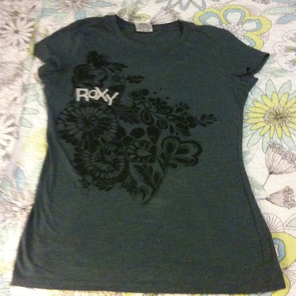 ⚠SOLD⚠Roxy tshirt