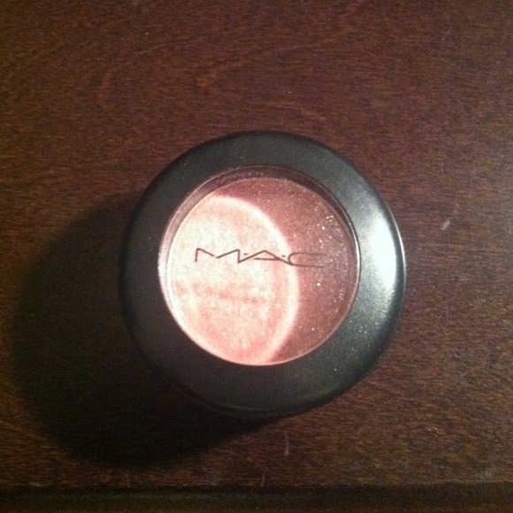 ****SOLD****MAC Eyeshadow (Pink Venus)