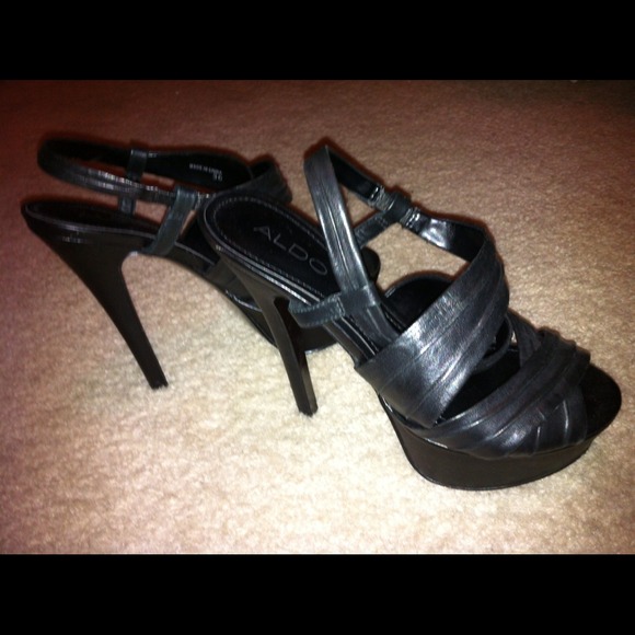 REDUCED Aldo Heels!!