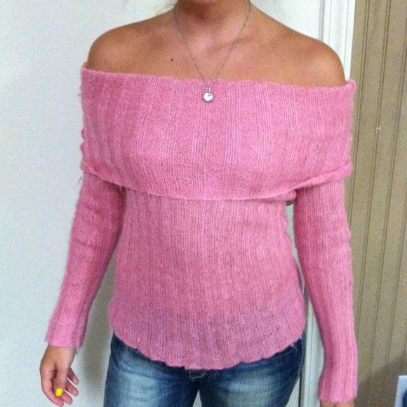 REDUCED Off the shoulder