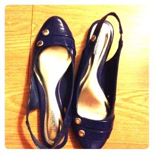 Seychelles bright blue flats