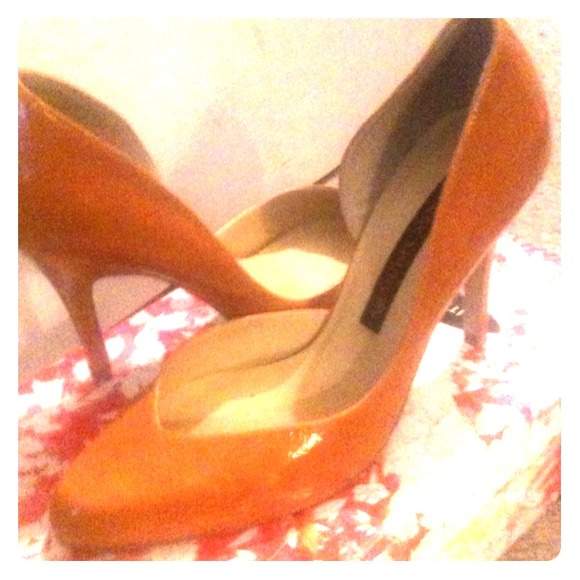 Chinese Laundry Attitude pump in Sunflower