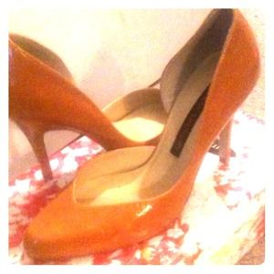 Chinese Laundry Attitude pump in Sunflower